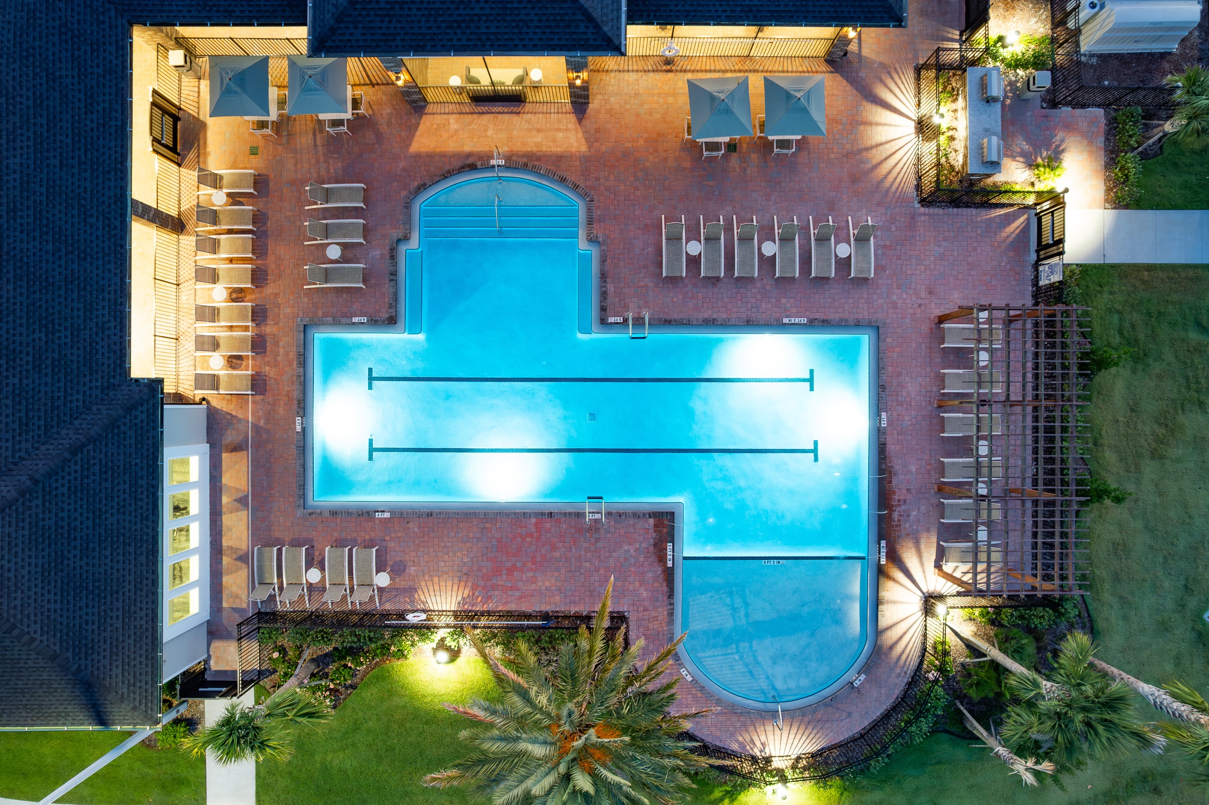 Multifamily graphic pool aerial and amenity deck