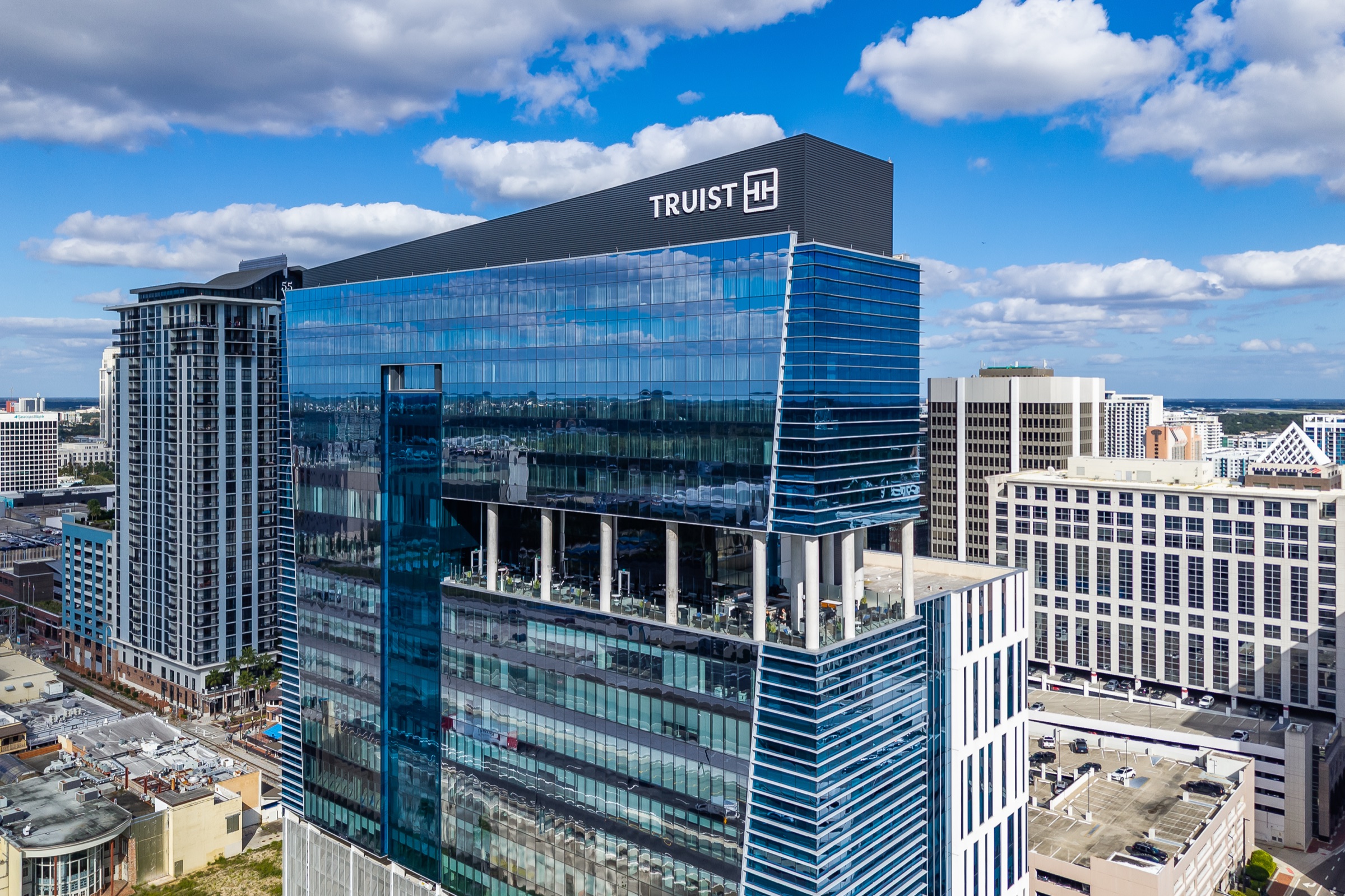 Commercial architectural exterior in downtown Orlando